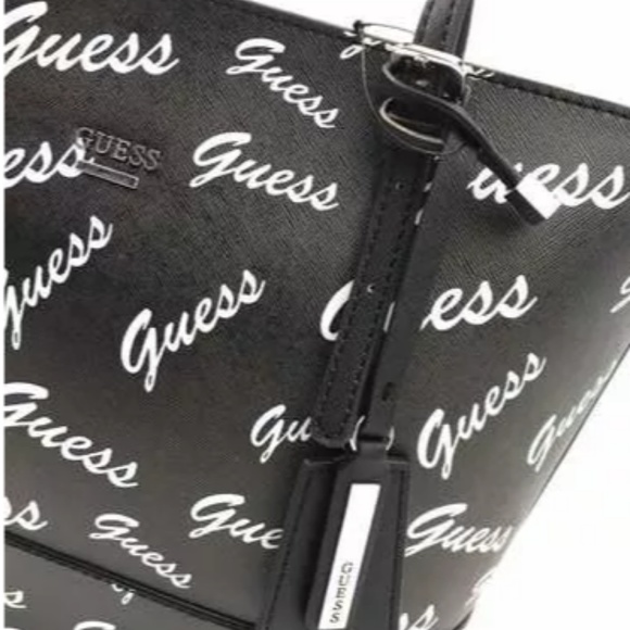 🆕 Guess Black with White Logo Chandler Bag - Picture 7 of 9